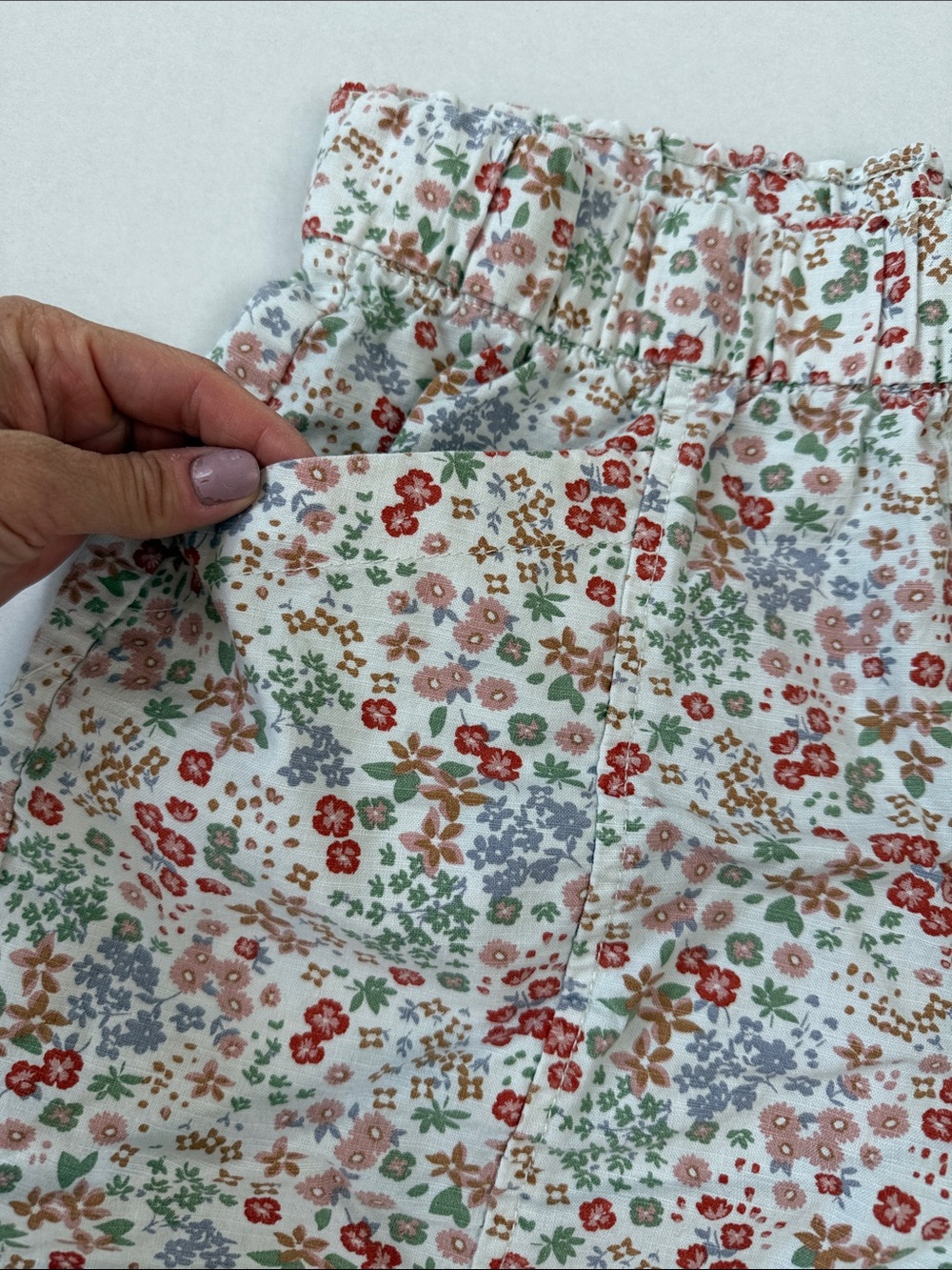 Levis Strauss Elastic Shorts Floral Red and White size Large - Picture 4 of 10